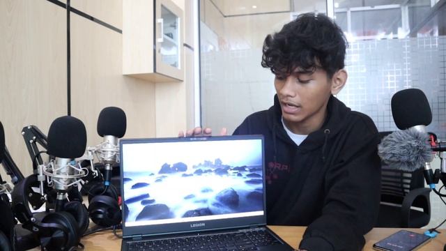 Laptop Video Editor anak SMK paling kenceng sedunia | Lenovo Legion 5i смотреть онлайн