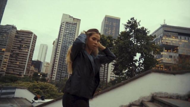 MARIANA SENRA Lento - Fashion Film Mariana X Galdino смотреть онлайн