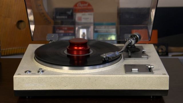 TRIO KP-R305 ￥32,000(1976年頃) Проигрыватель с автовозвратом тонарма и улучшенной защитой от вибрации. смотреть онлайн
