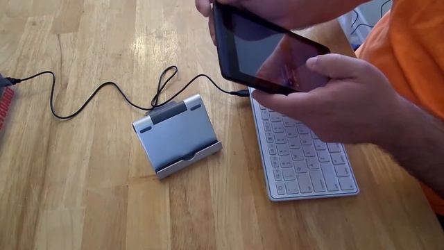Havit KB210BT Portable Bluetooth Keyboard Unboxing and Review смотреть онлайн