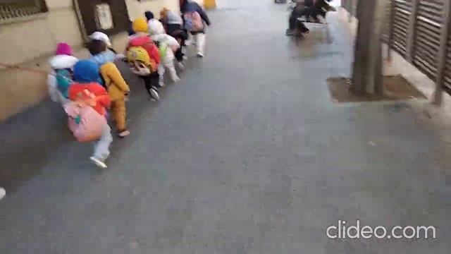 Дети на поводке (Барселона) смотреть онлайн