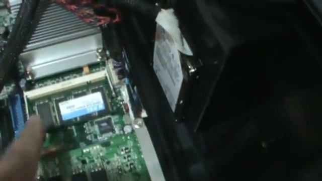 FS-100 Touchscreen POS reseating RAM смотреть онлайн