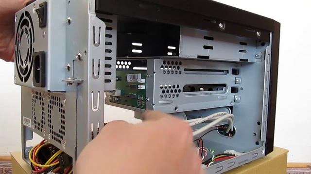 DIY Linux NAS 1/3: MiniITX case CFI-A9849CC-P - unpacking смотреть онлайн