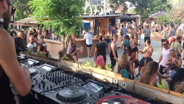 Kali.G @ The Zoo Project Ibiza смотреть онлайн