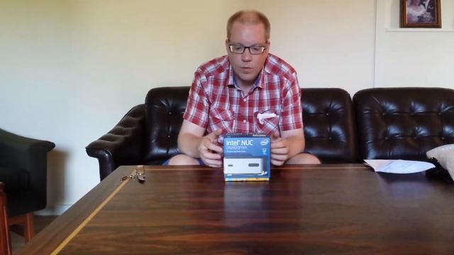 Uppackning av en Intel NUC minidator смотреть онлайн