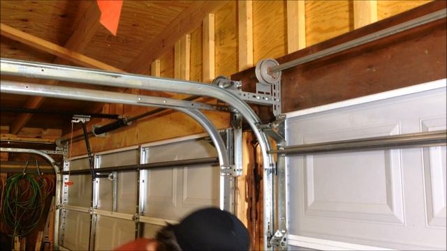 Basic tune up of a overhead garage door смотреть онлайн