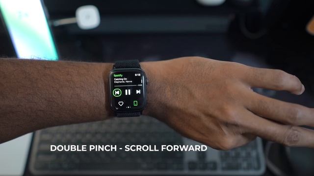 Check Out AssistiveTouch on WatchOS 8 on Apple Watch смотреть онлайн