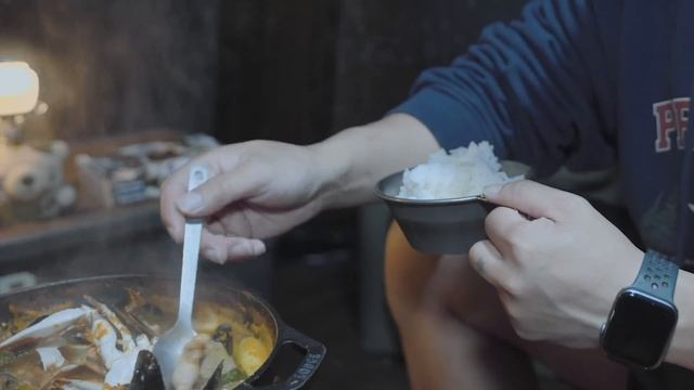 Кемпинг vlog . Звук дождя, падающего без остановки ни на секунду . Тяжелый дождь смотреть онлайн