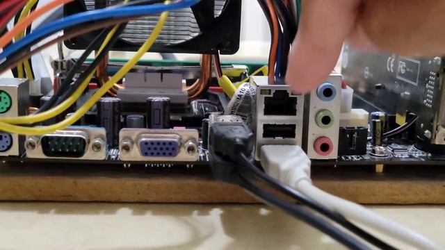 Installing Linux Mint operating system on a 15-year-old computer смотреть онлайн