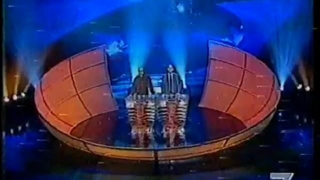CENTO PER CENTO - prima puntata смотреть онлайн