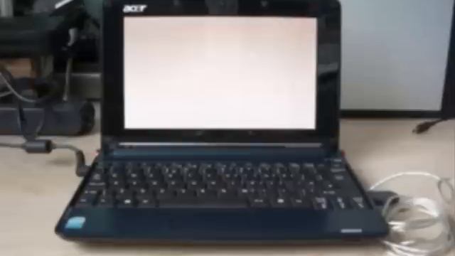 Ubuntu on the Aspire One - Boot Up смотреть онлайн