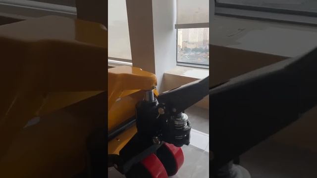 Manual pallet jack Test смотреть онлайн