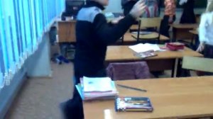 Поцелуй 2 школьников