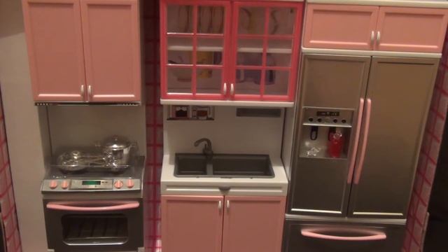 Кухня для кукол "МАЛЕНЬКАЯ ХОЗЯЙКА" . смотреть онлайн