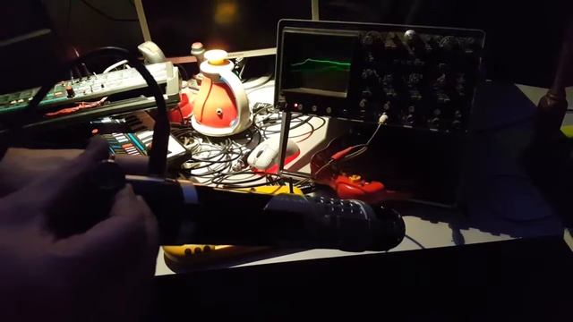Circuitbend Super Space Gun with Oscilloscope смотреть онлайн