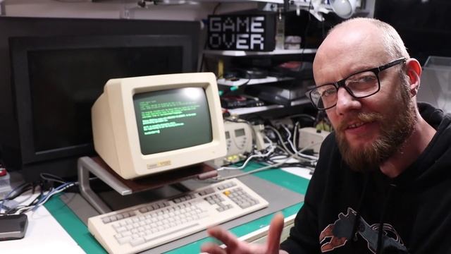 Digital VT220 Terminal meets a Raspberry Pi смотреть онлайн