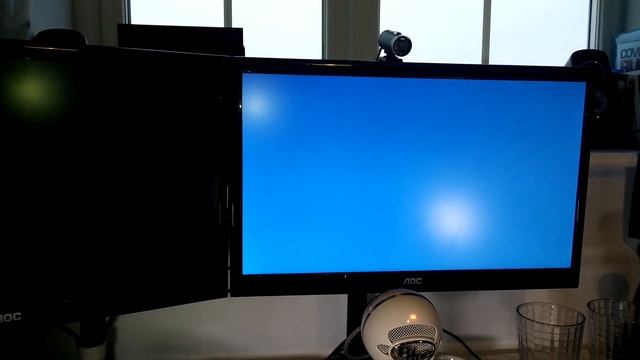 Sort Your Sh*t Out Microsoft, Please! [VLOG 001] смотреть онлайн