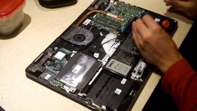 Weird issues caused by a failing SSD in a Dell 2-in-1 laptop смотреть онлайн