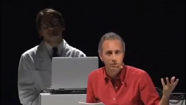 Marco Travaglio racconta Il Mausoleo Egizio in casa di Silvio Berlusconi e la reazione di Montanell смотреть онлайн