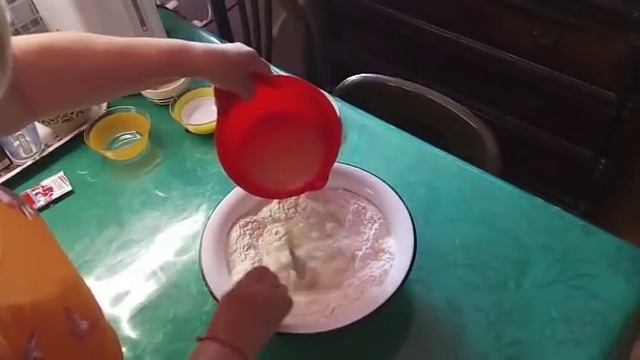 Борщ из крапивы и ревеня,, булочки и пирог .Ответы на вопросы. смотреть онлайн