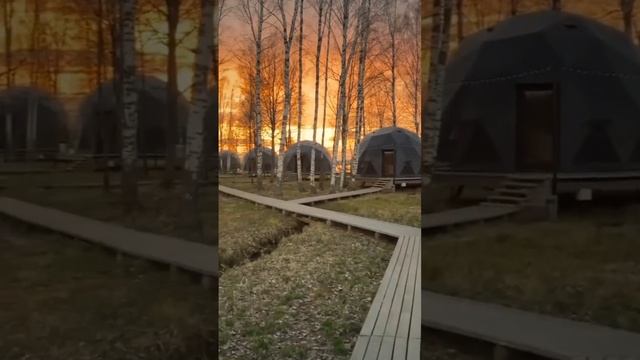 Огненные закаты в глэмпинге Ветрено. Май близко ❤️ #глэмпинг #glamping смотреть онлайн