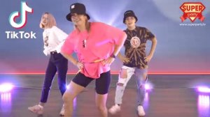 Повторяй танец для старших