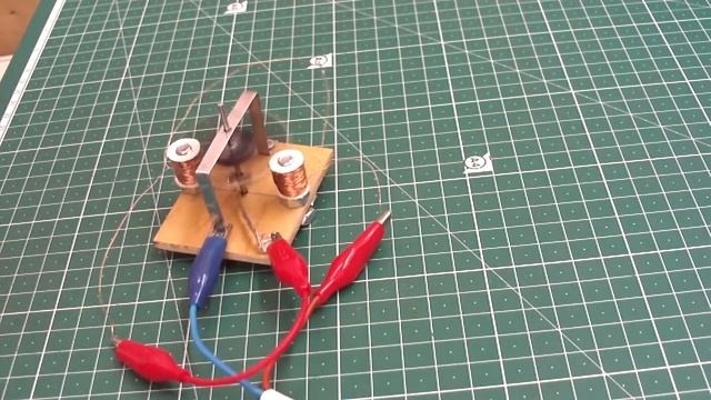 Как сделать электродвигатель. Урок №7 смотреть онлайн