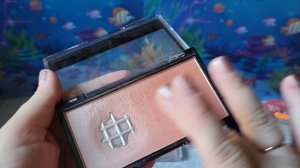 Косметика для лица, затертая до дыр...