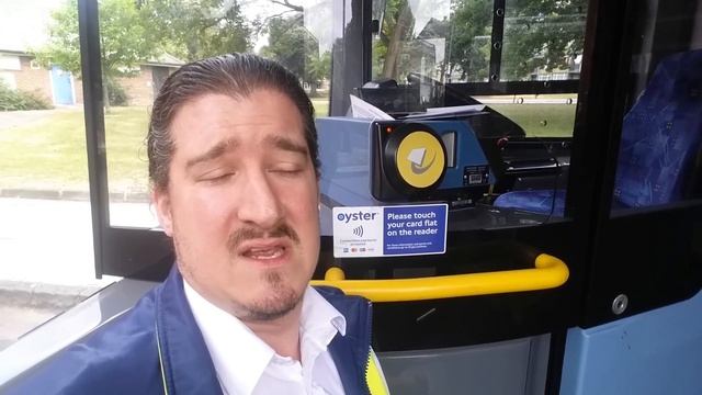 The Oyster 💳 Card Reader is Always Right! смотреть онлайн