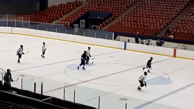 (2) HASTINGS PARK смотреть онлайн