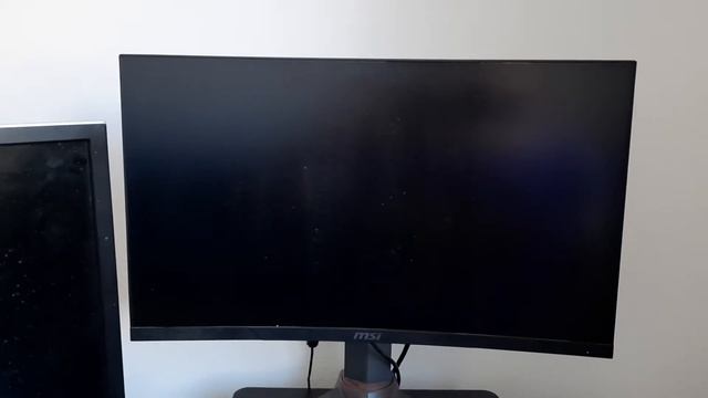 Real Linux User turns on PC смотреть онлайн