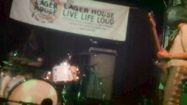YUM - "Half Full Glass Of Wine" - Live at PJ's Lager House - Detroit, MI - March 26, 2016 смотреть онлайн