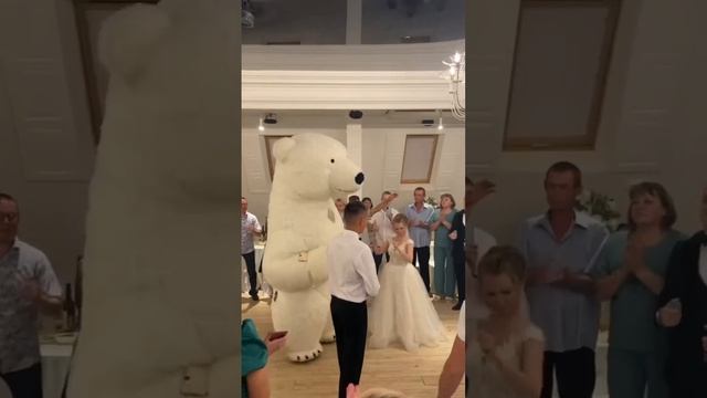 Поздравление от ростовых кукол! #шоу #party смотреть онлайн