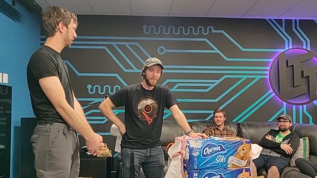 I quit Linus Tech Tips. смотреть онлайн