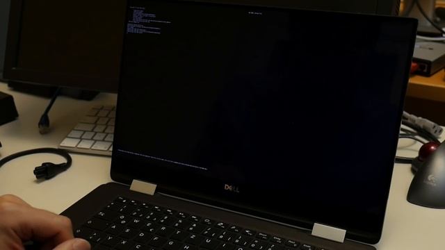 Dell XPS 15 9575 2-in-1 w/ AMD Vega M unboxing and Linux test! смотреть онлайн