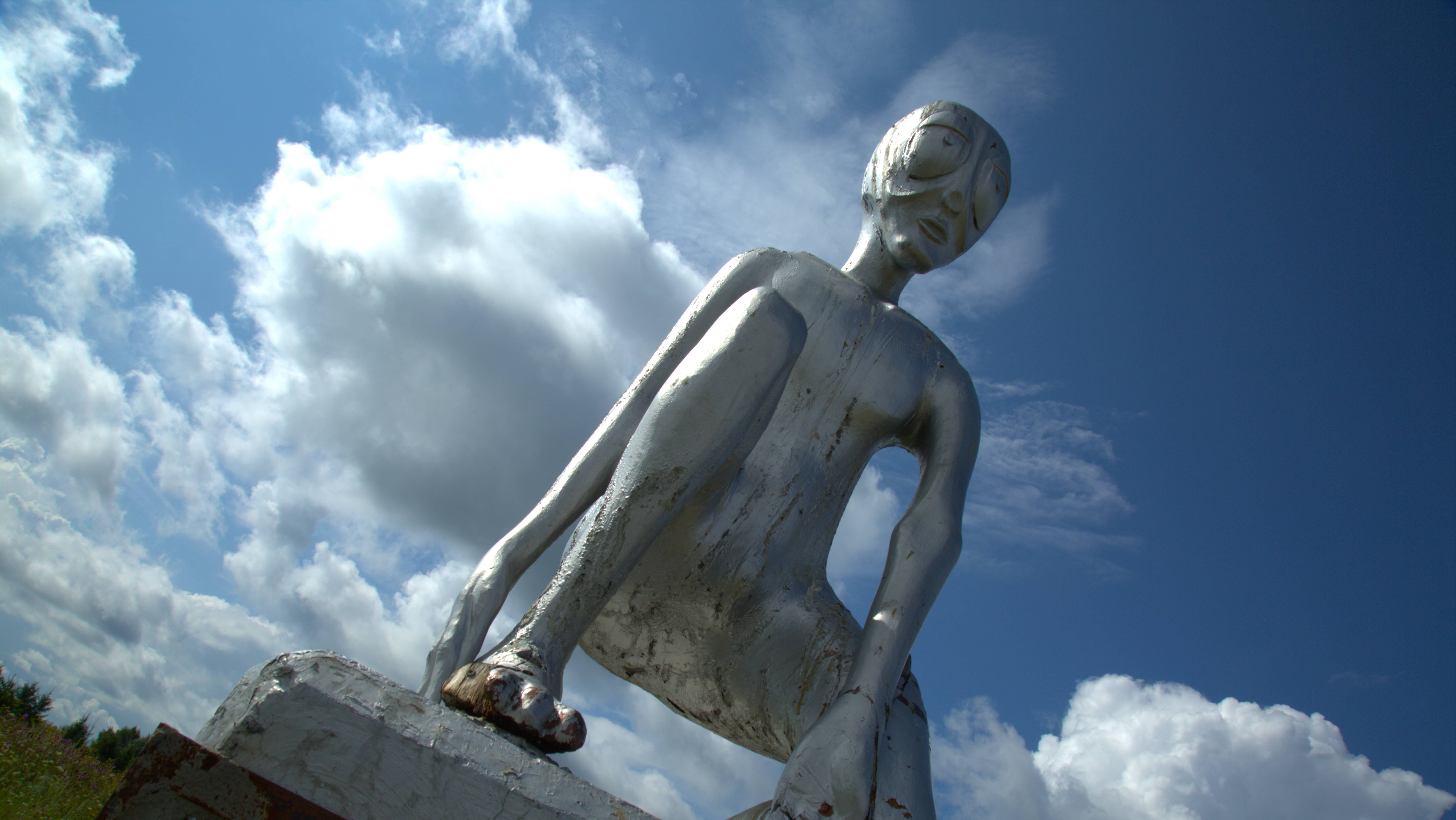 Инопланетянин Алёшенька из Молёбки и водопад Плакун в Суксуне смотреть онлайн