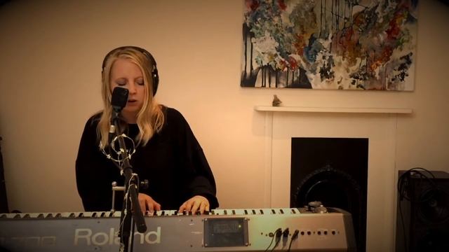 Polly Scattergood - "Clouds" - Taken from "The Attic Sessions EP" смотреть онлайн