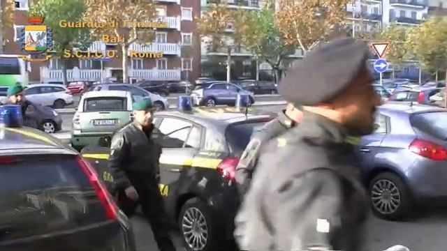 Le mani dei clan sul settore delle macchinette da gioco, 36 arresti смотреть онлайн