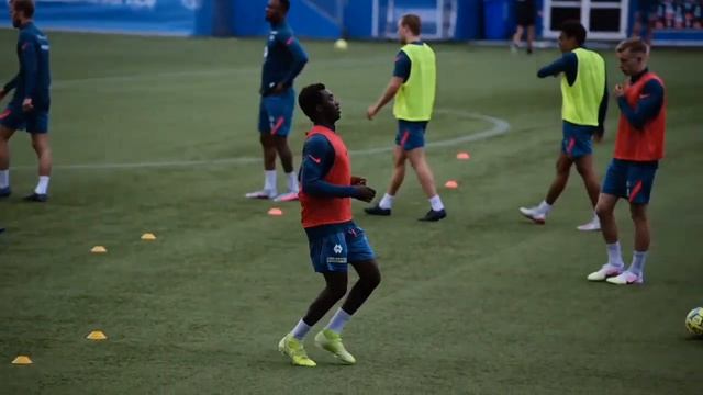 GOD OPPLEVELSE Å ENDELIG FÅ SPILLE PÅ AKER STADION смотреть онлайн