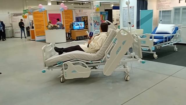 Кровать медицинская многофункциональная с электроприводом HILFE