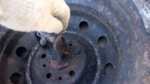 Замена заднего колеса на запасное  штатным домкратом ПЕЖО БОКСЕР 3