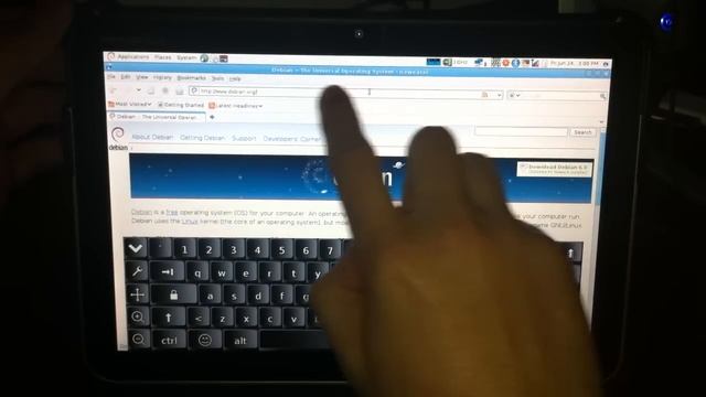 Motorola Xoom running Debian Linux смотреть онлайн