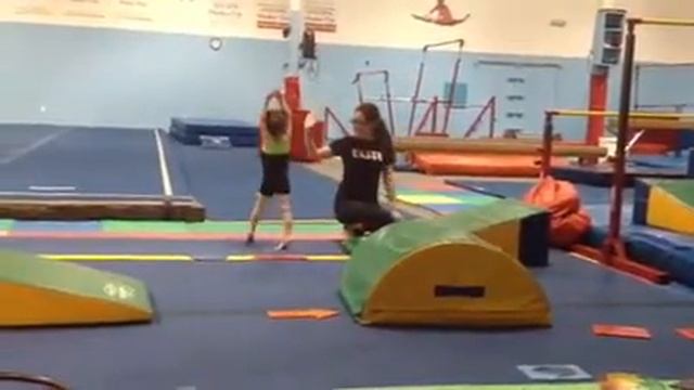 Ashley Apple 2 year old gymnast смотреть онлайн