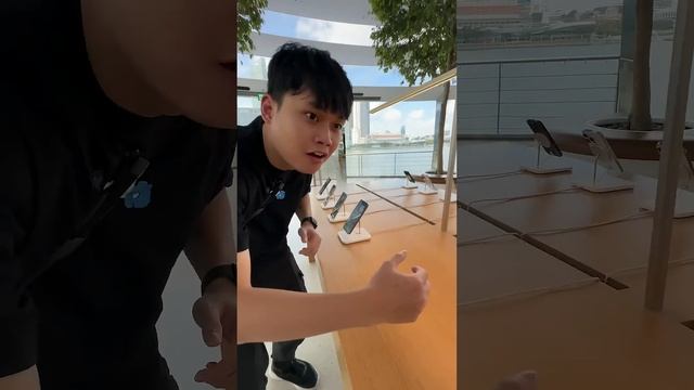 REVIEW APPLE STORE SIÊU ĐẸP Ở SINGAPORE!!! - LƠ LỬNG GIỮA HỒ LUÔN:)) смотреть онлайн