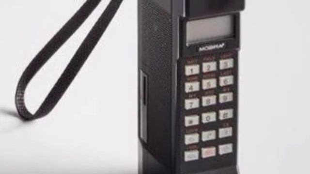 Apple iPhone 1976 बनाम 2020 🤔 Apple iPhone 1976 vs 2020 🤔 смотреть онлайн