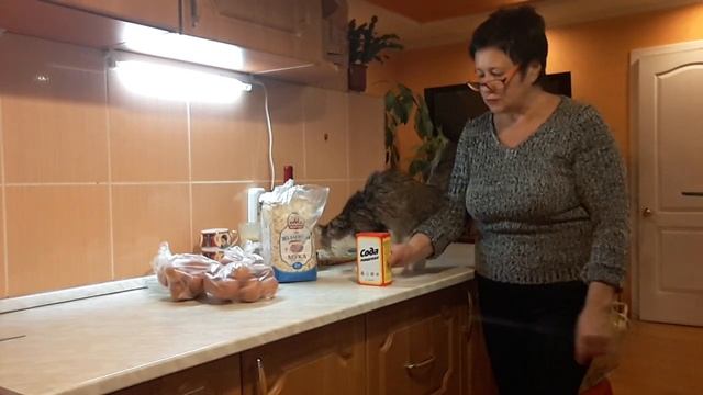 Плохо быть тупым 😂 На тупых мир держится 🤣 Что то я наехала #кухня#настроение#позитив смотреть онлайн