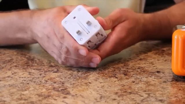 International Travel Adapter by Greenwald Brands смотреть онлайн