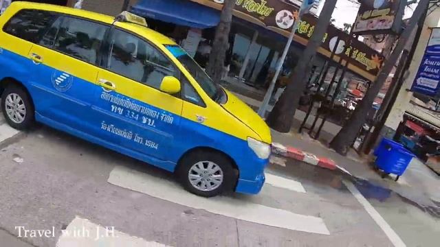 Motorbike riding in Pattaya. UK and European driving license are not valid in Thailand! смотреть онлайн