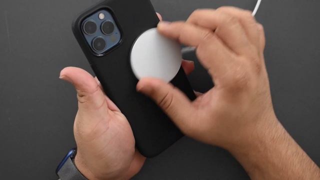 Trying Out The Spigen Mag Armor MagSafe Case! (iPhone 12 Pro Max) смотреть онлайн