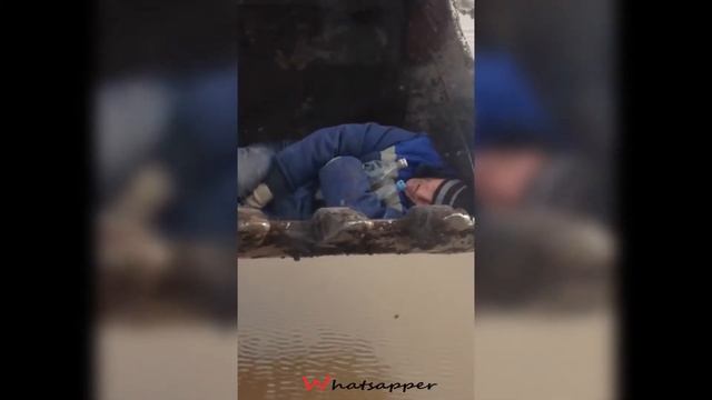 3 метра над уровнем ЛУЖИ. Русские своих не бросают. смотреть онлайн